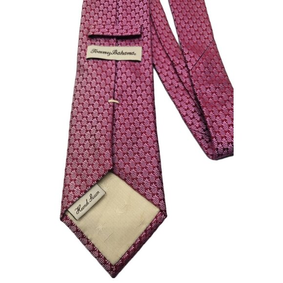 Tommy Bahama Pink Pineapple All Over Print Hand Sewn 100% Silk Men's Tie Necktie - Picture 6 of 8